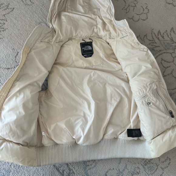 North face puffy vest - Picture 5 of 6